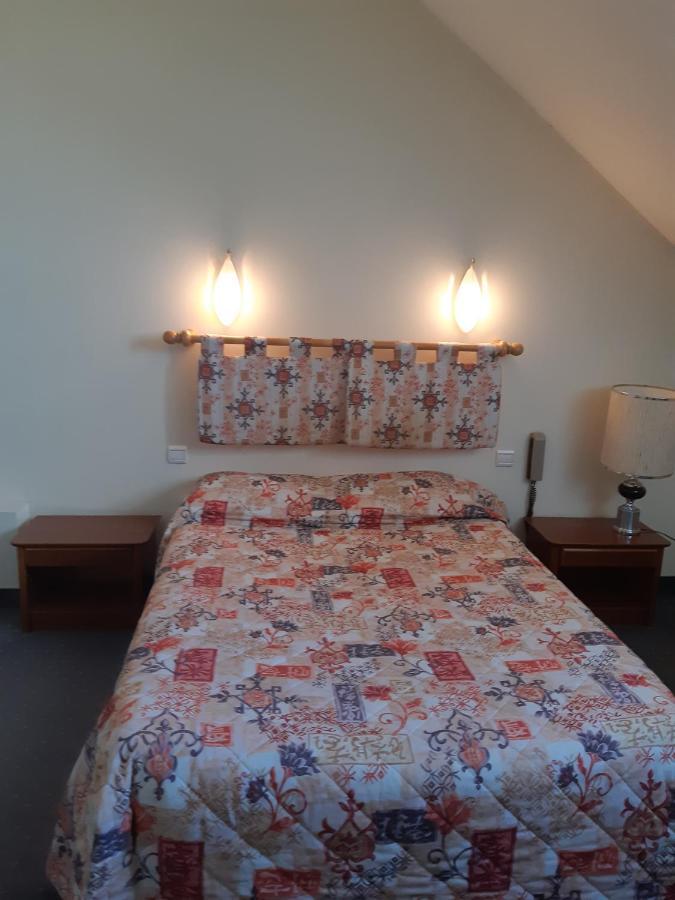 Hotel Les Forges Noyal-sur-Vilaine Esterno foto