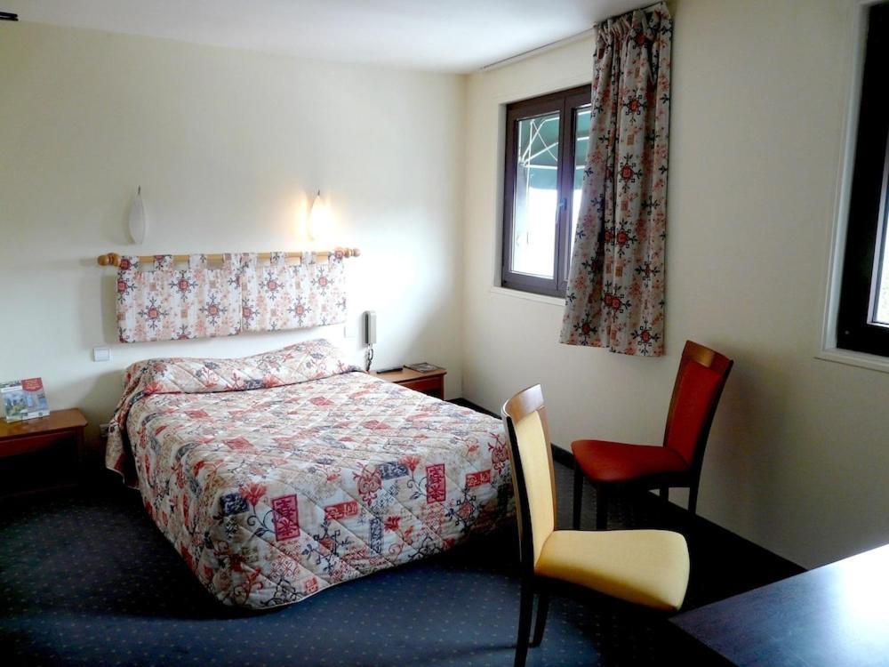 Hotel Les Forges Noyal-sur-Vilaine Esterno foto