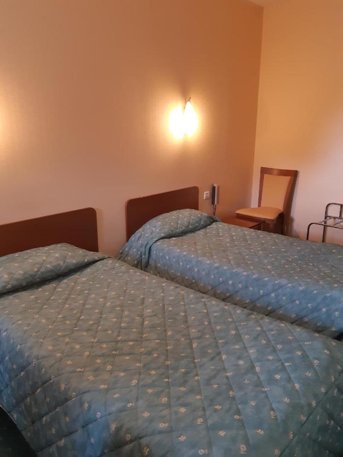 Hotel Les Forges Noyal-sur-Vilaine Esterno foto