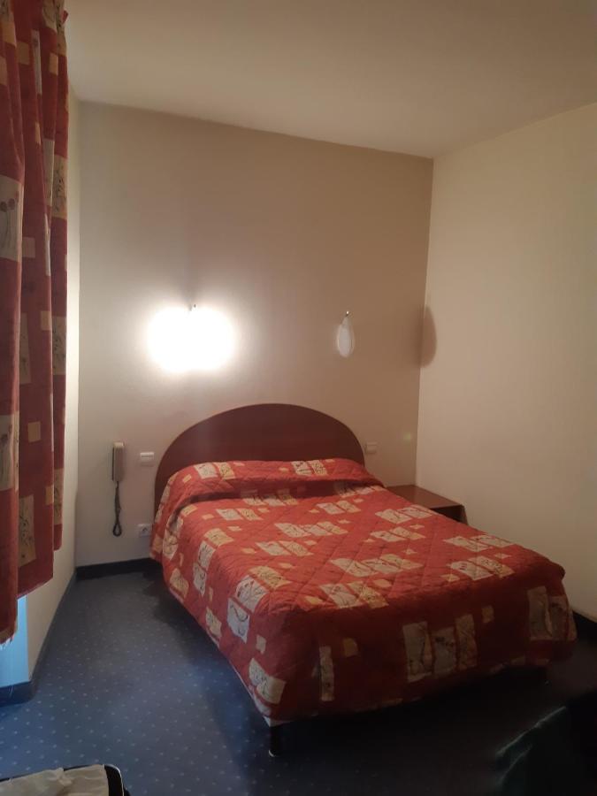 Hotel Les Forges Noyal-sur-Vilaine Esterno foto