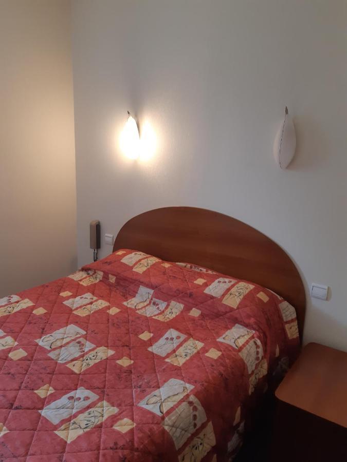 Hotel Les Forges Noyal-sur-Vilaine Esterno foto